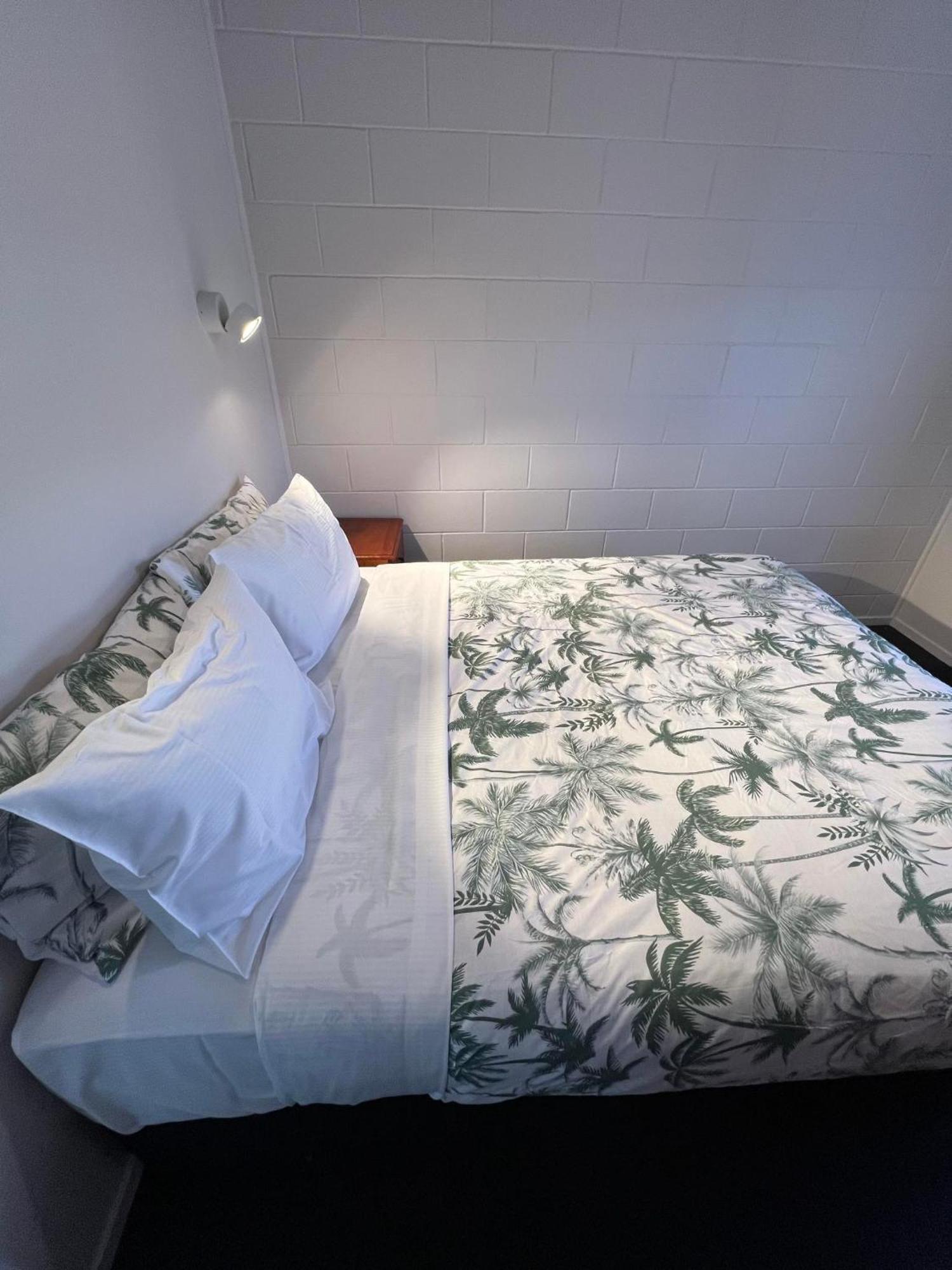 Hamilton Sunrise Motel Екстериор снимка