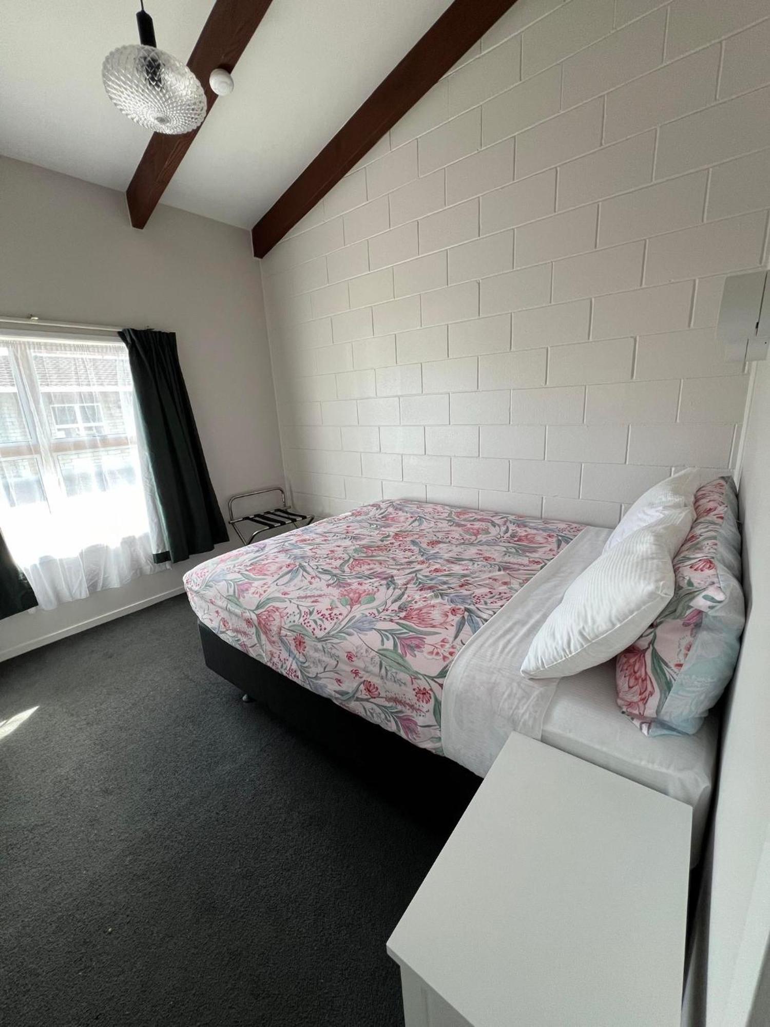Hamilton Sunrise Motel Екстериор снимка