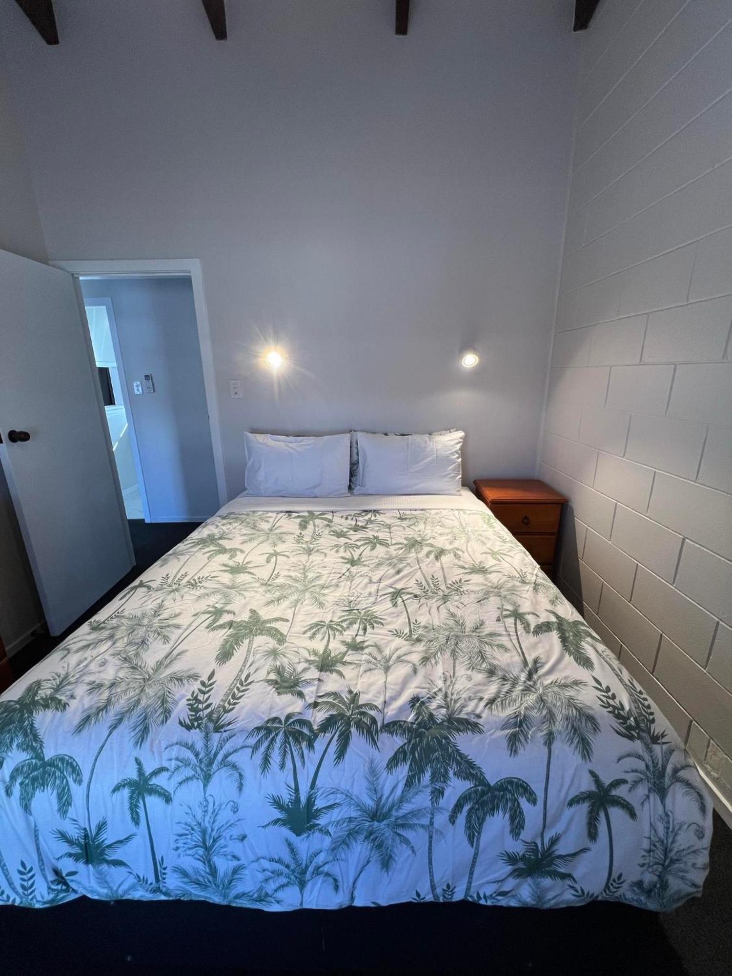 Hamilton Sunrise Motel Екстериор снимка