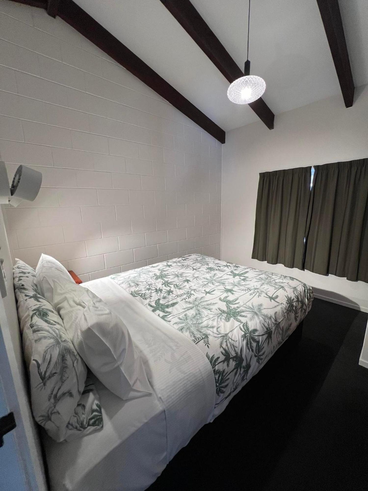 Hamilton Sunrise Motel Екстериор снимка