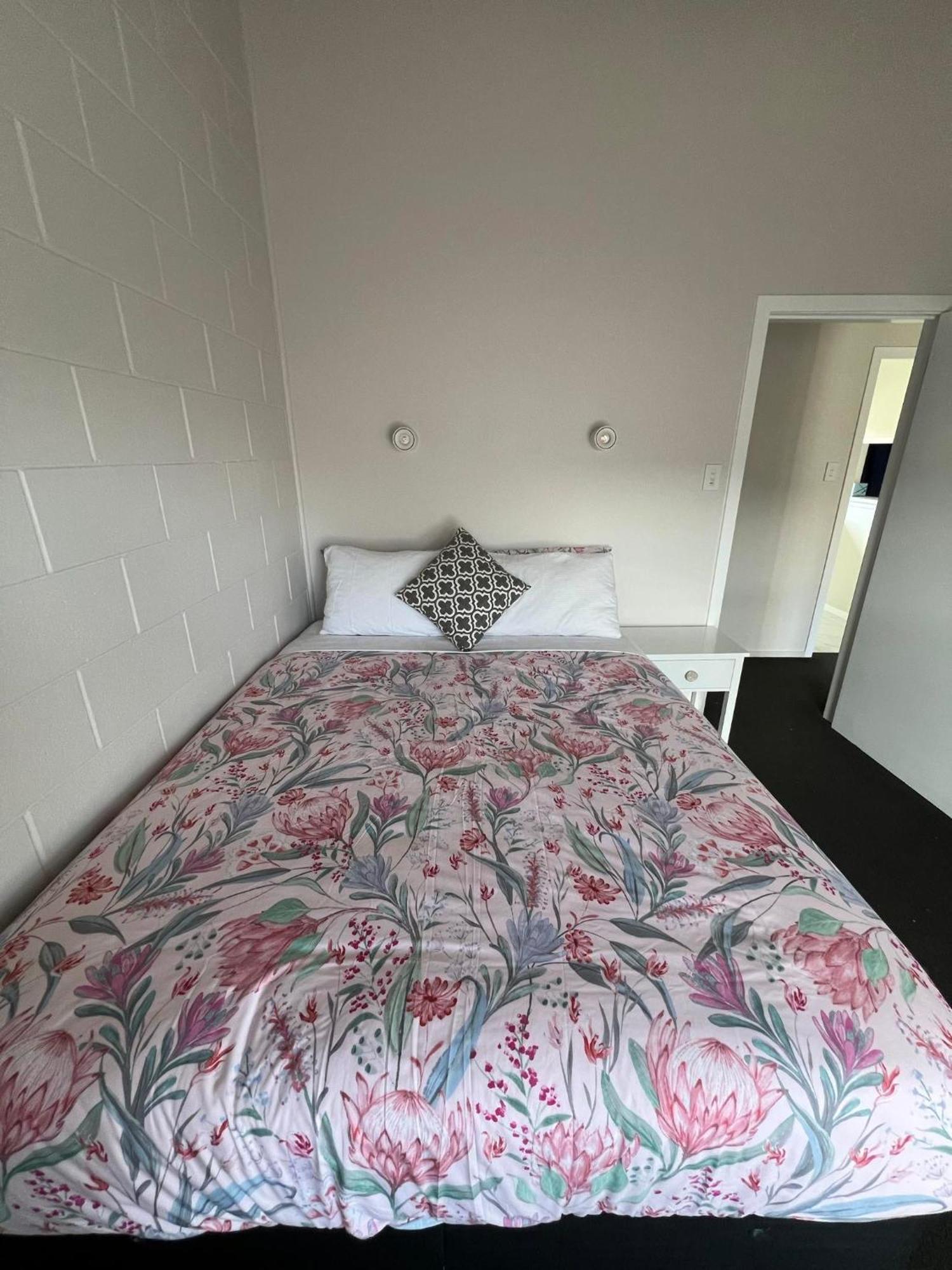 Hamilton Sunrise Motel Екстериор снимка